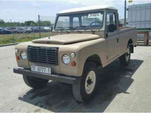 Land Rover Defender (1985)