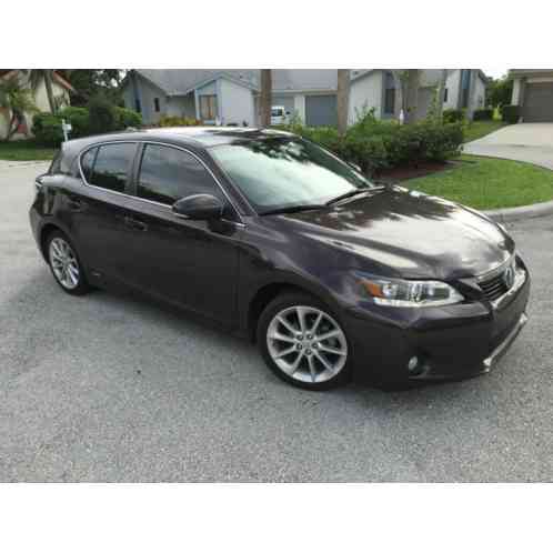 Lexus CT 200h (2012)