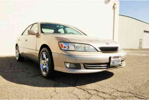 Lexus ES EXTRA CLEAN-FULLY (2000)