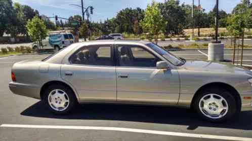 Lexus LS Platinum Series (2000)