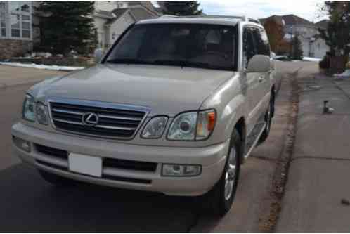 Lexus LX (2005)