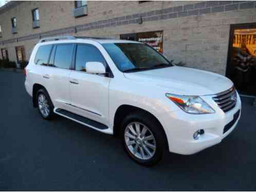 Lexus LX (2011)