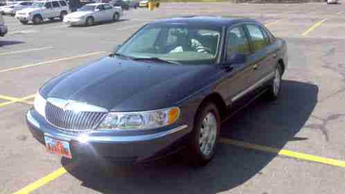 Lincoln Continental (2001)