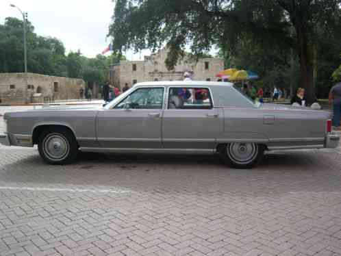 1976 Lincoln Continental Cartier Interior in Cloth