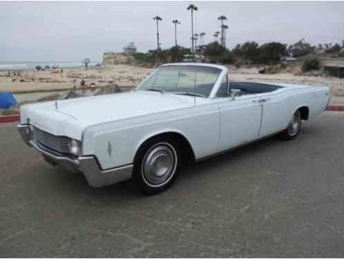 Lincoln Continental Convertible (1966)