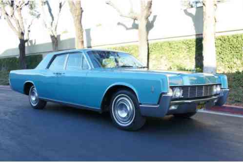 Lincoln Continental RARE COLOR (1966)