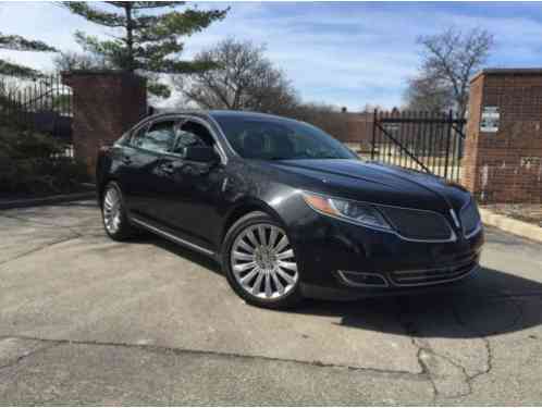 Lincoln MKS AWD (2013)