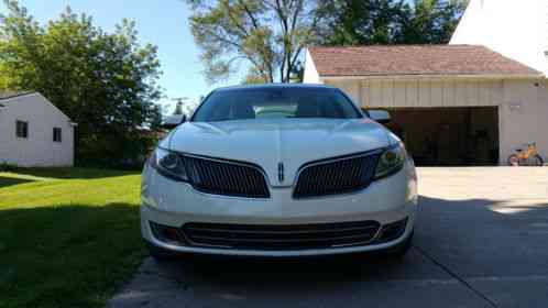 Lincoln MKS (2013)