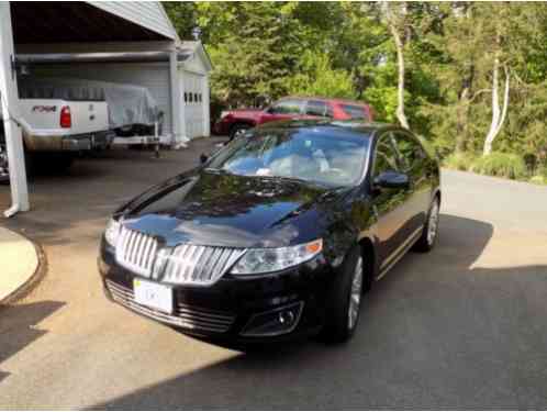 Lincoln MKS (2011)