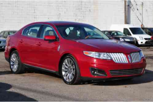 Lincoln MKS (2010)