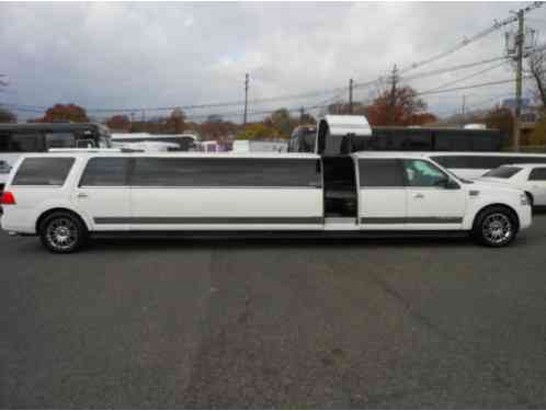 Lincoln Navigator Limo (2007)