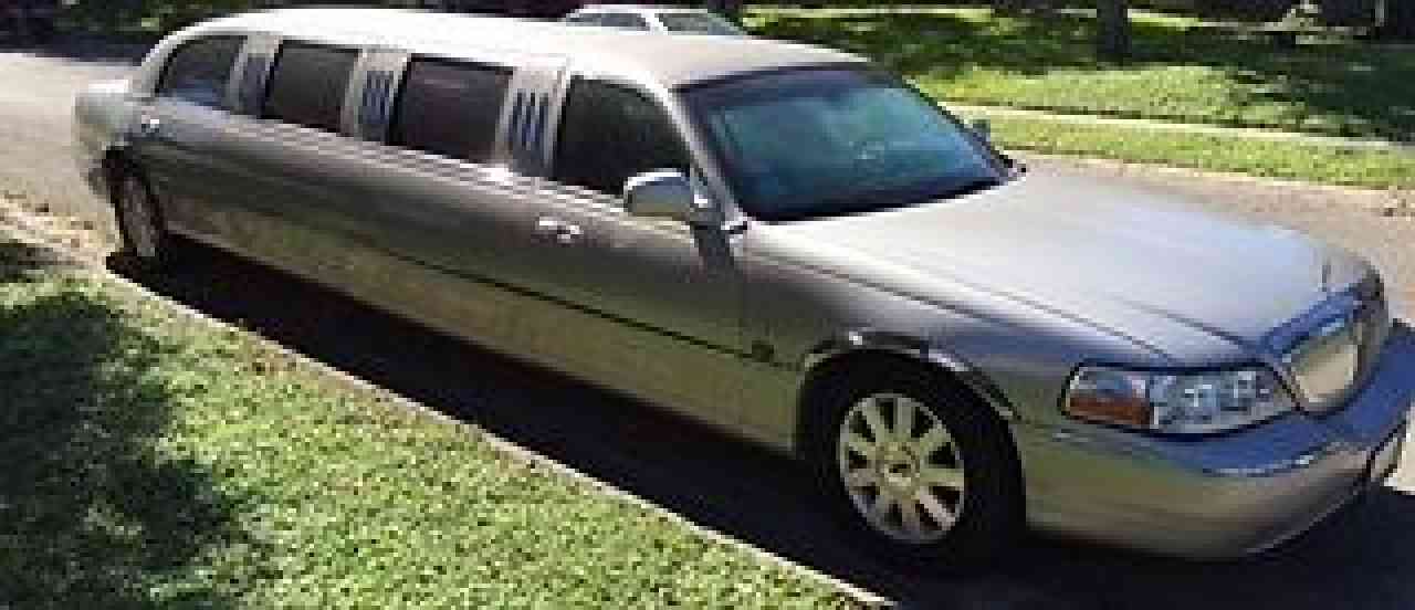 Lincoln Town Car (2003)