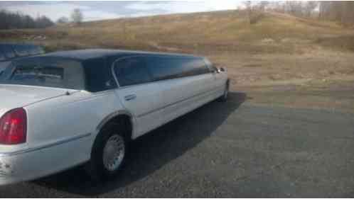 Lincoln Town Car (2001)