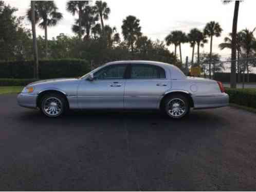 Lincoln Town Car (2000)