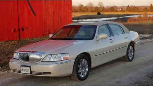 2004 Lincoln Town Car