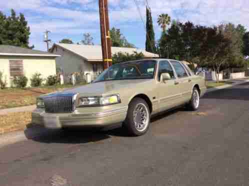 Lincoln Town Car (1996)