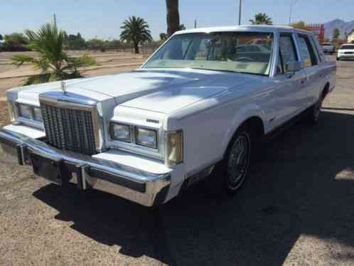 Lincoln Town Car 64760 LOW (1985)