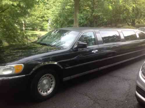 Lincoln Town Car (2001)