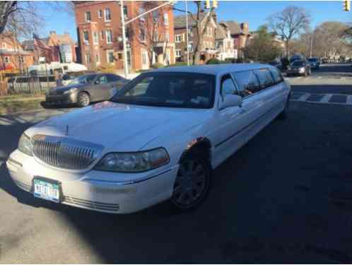 Lincoln Town Car (2003)