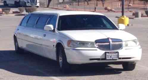 Lincoln Town Car (2001)