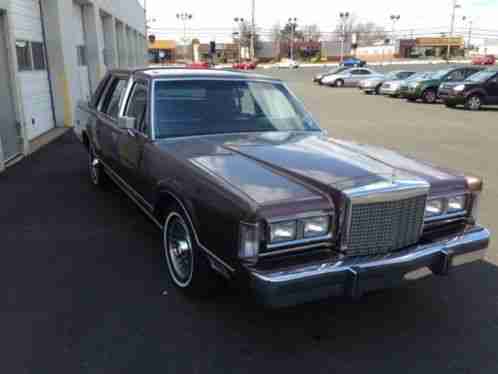 1987 Lincoln Town Car