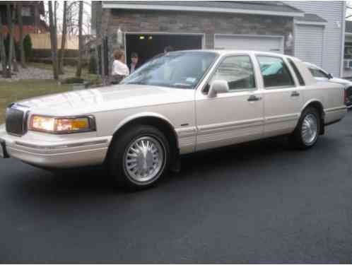 Lincoln Town Car (1997)