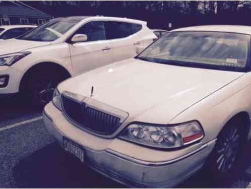 Lincoln Town Car (2003)