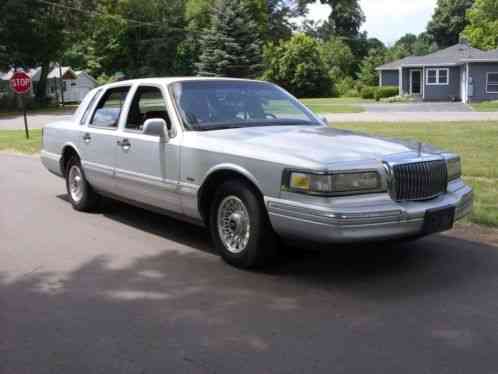 Lincoln Town Car (1996)