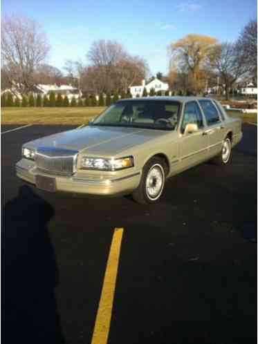 Lincoln Town Car Executive (1996)