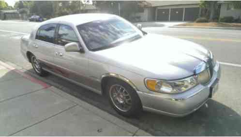 1999 Lincoln Town Car Executive