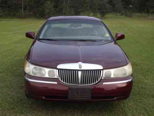 Lincoln Town Car (2001)