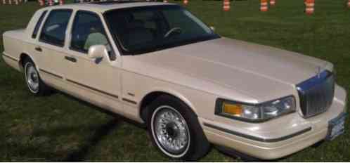 Lincoln Town Car Executive (1996)