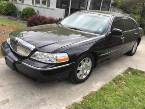 Lincoln Town Car (2011)