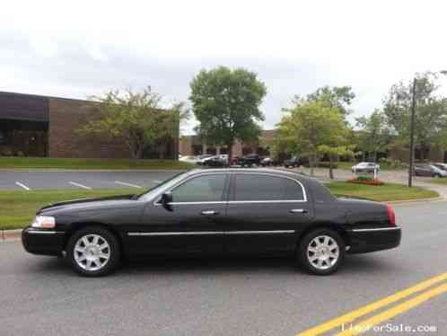 Lincoln Town Car (2011)