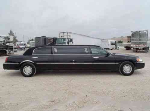 20010000 Lincoln Town Car