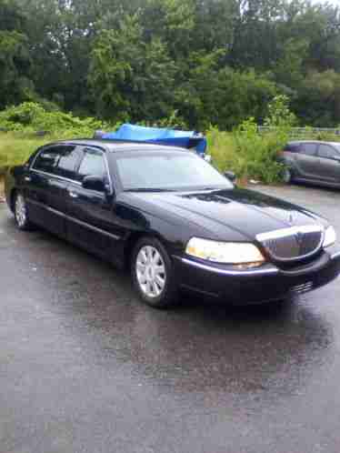 Lincoln Town Car (2003)