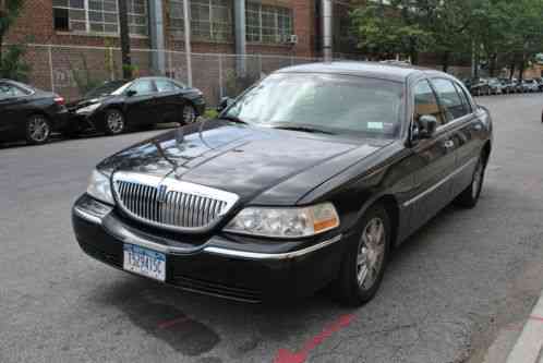 Lincoln Town Car (2010)