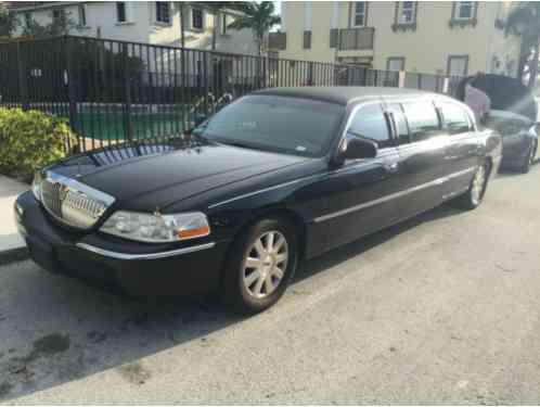 Lincoln Town Car (2003)