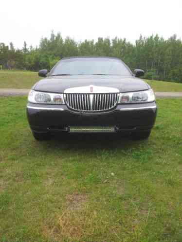 Lincoln Town Car Executive Series (2001)