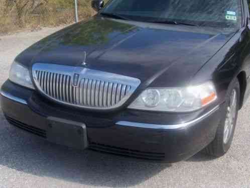 Lincoln Town Car L Series (2010)