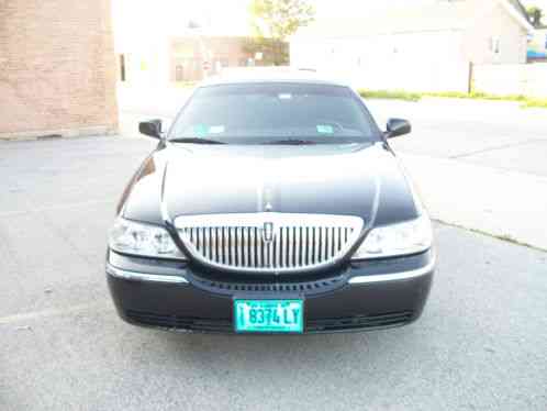 Lincoln Town Car L Series (2011)