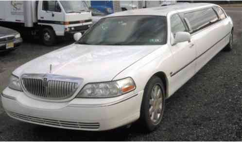 Lincoln Town Car Limo (2004)