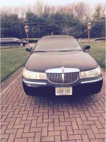 2001 Lincoln Town Car Limosine