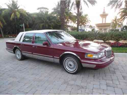 Lincoln Town Car Luxury (1997)