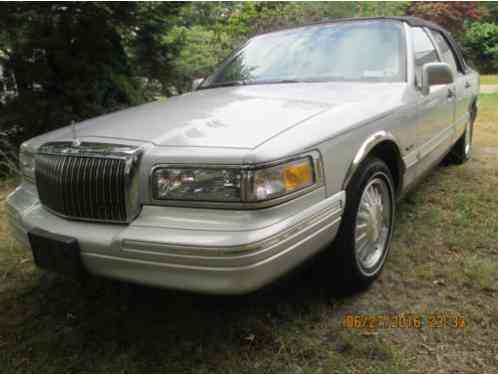 1997 Lincoln Town Car PRESIDENTIAL EDITION / SIGNITURE SERIES