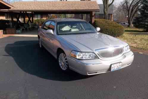 Lincoln Town Car Signature (2003)