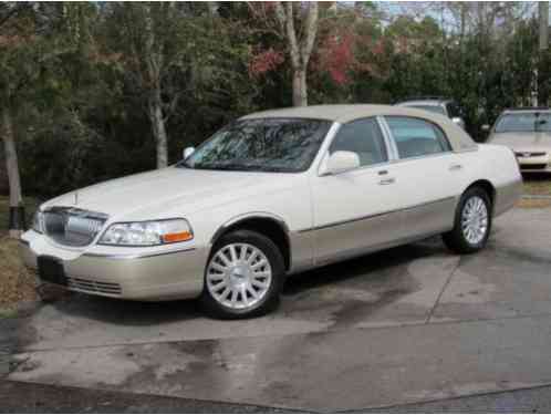 Lincoln Town Car (2004)