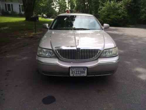 Lincoln Town Car (2004)