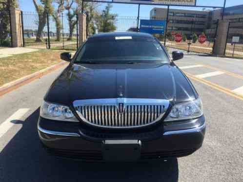 Lincoln Town Car (2011)