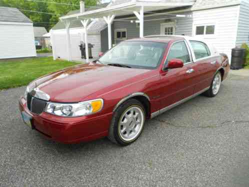 Lincoln Town Car (2000)